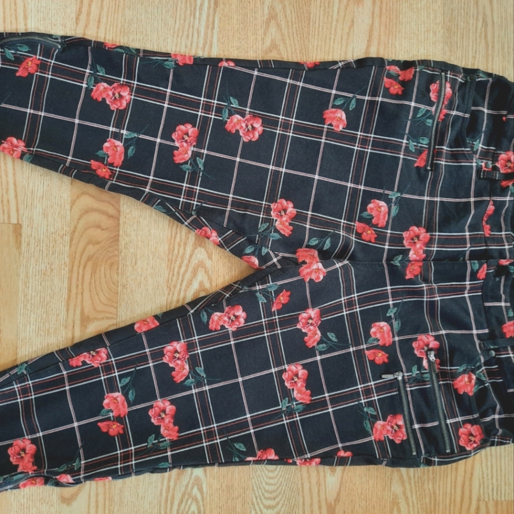 {20} Torrid - Rose Jegging